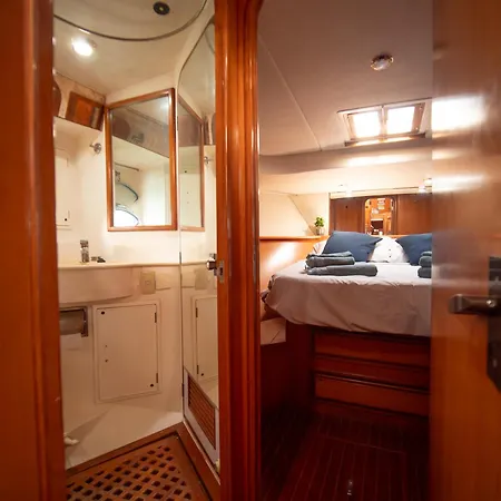 Bateau-hôtel Master&commander *