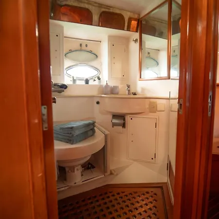 Bateau-hôtel Master&commander *