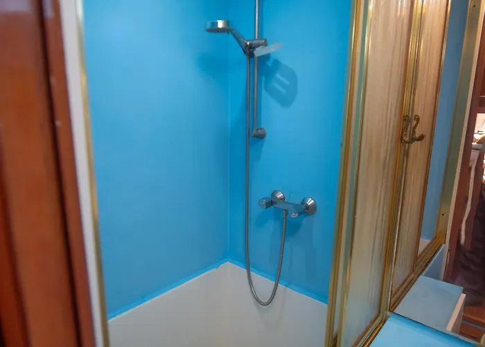 Úszó hotel Master&commander