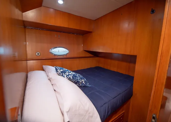 Úszó hotel Master&commander