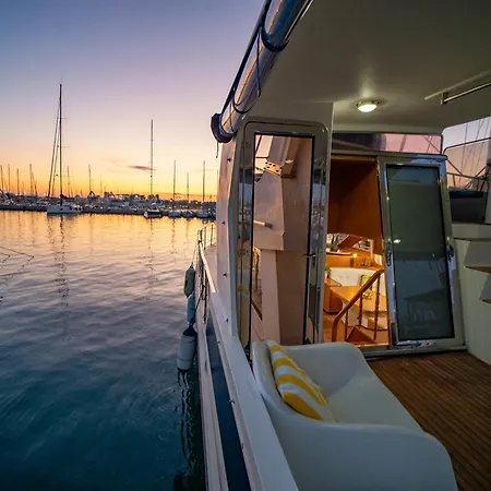 Master&commander ספינת מלון ולנסיה