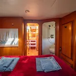 Úszó hotel Master&commander