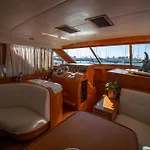 Úszó hotel Master&commander Valencia