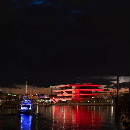 Hotel en barco Master&commander Valencia