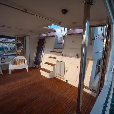 Hotel en barco Master&commander *