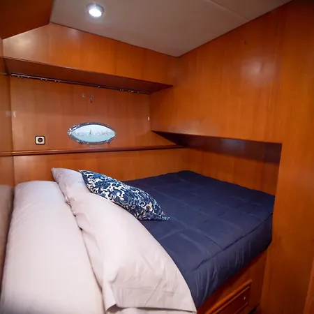 Hotel en barco Master&commander