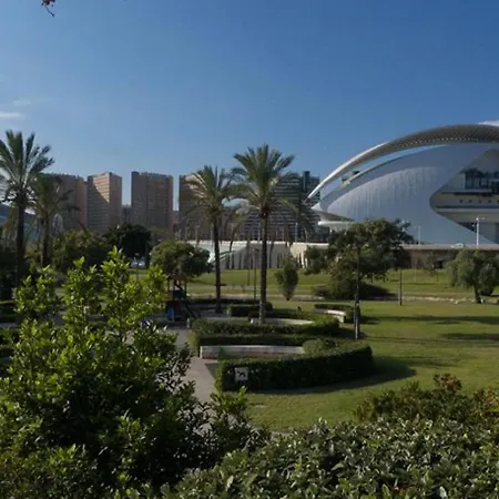Hotel en barco Master&commander Valencia
